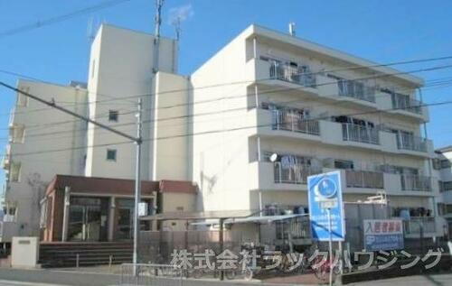 大阪府門真市大池町 4階建