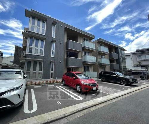 ベルフィールド西京極　東棟 3階建