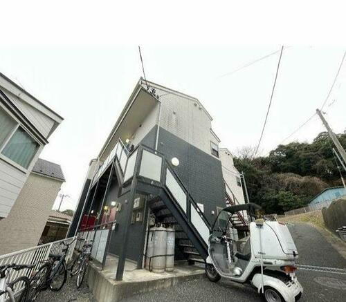 神奈川県横浜市金沢区富岡東５丁目 2階建