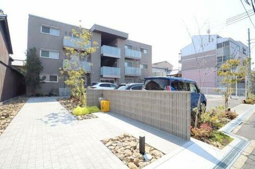 奈良県大和高田市片塩町 築1年7ヶ月 3階建