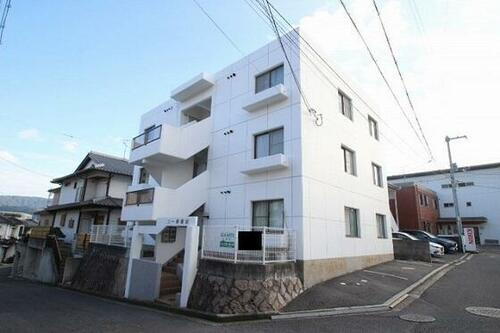 コーポ府南 3階建