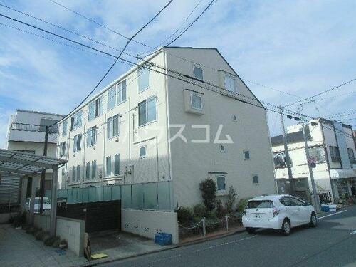 東京都世田谷区駒沢２丁目 3階建