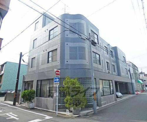 京都府京都市下京区西若松町 築28年10ヶ月 3階建