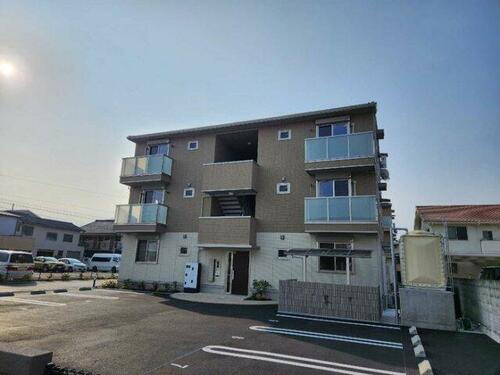 フォレスト和泉Ａ棟 3階建