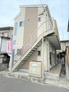 神奈川県横浜市鶴見区浜町１丁目 2階建