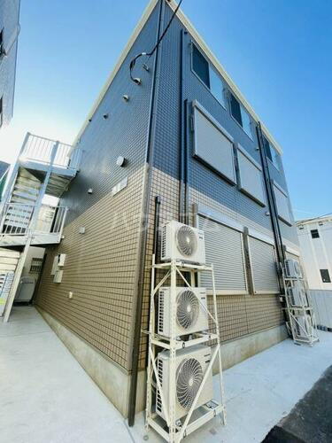 モンド・リコ板橋本町 3階建