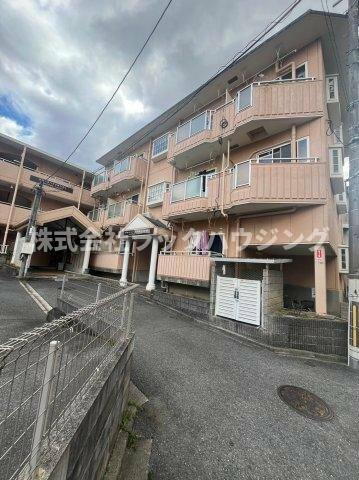 大阪府四條畷市岡山２丁目 3階建 築36年3ヶ月