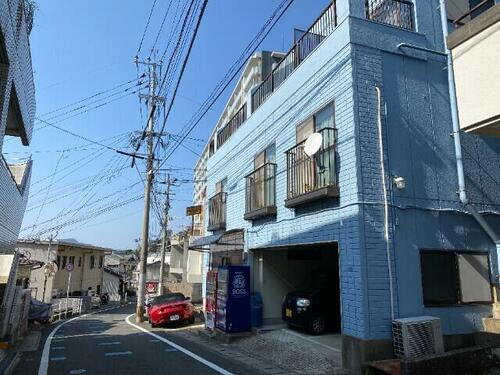 シャーレン愛宕 3階建