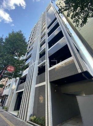 東京都渋谷区幡ヶ谷１丁目 13階建
