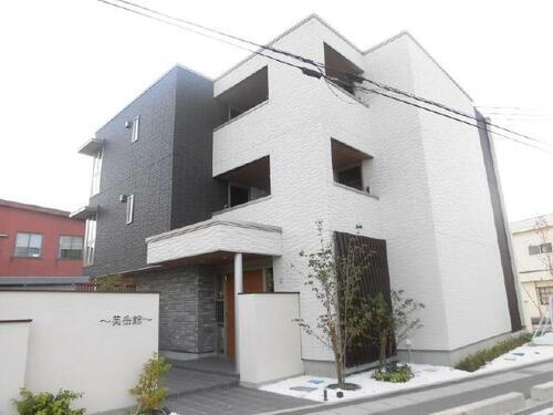 山形県山形市春日町 築5年7ヶ月 3階建