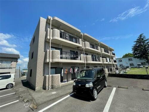 ユーミー姶良Ａ 3階建