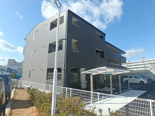 兵庫県伊丹市昆陽８丁目 3階建