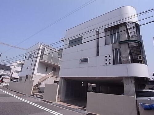 ツインコート甲子園 3階建