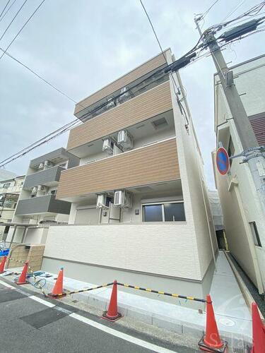 兵庫県尼崎市杭瀬北新町２丁目 3階建