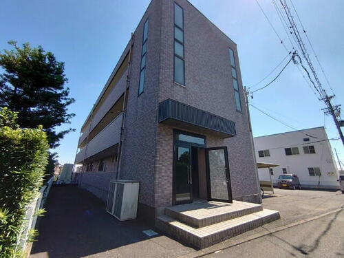 静岡県浜松市中央区有玉南町 3階建 築23年6ヶ月