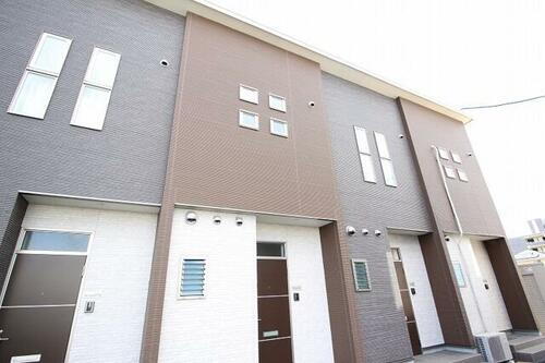 岡山県岡山市北区津高 テラスハウス