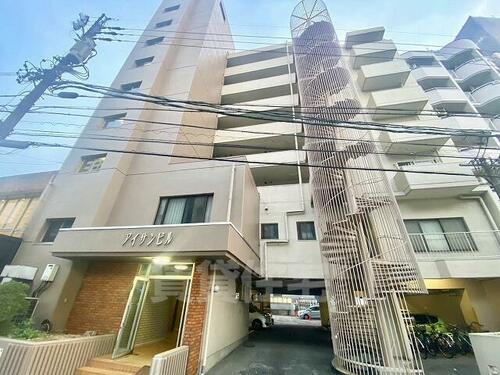 アイサンビル 8階建