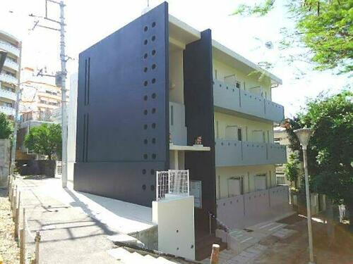 サンヤ 3階建