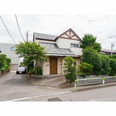 東京都世田谷区成城５丁目 2階建