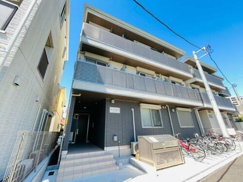 マ・メゾン鵠沼花沢Ａ 3階建