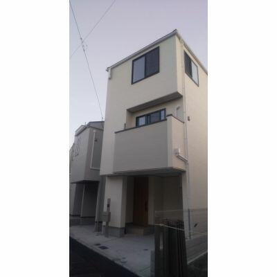神奈川県横浜市中区本牧間門 3階建