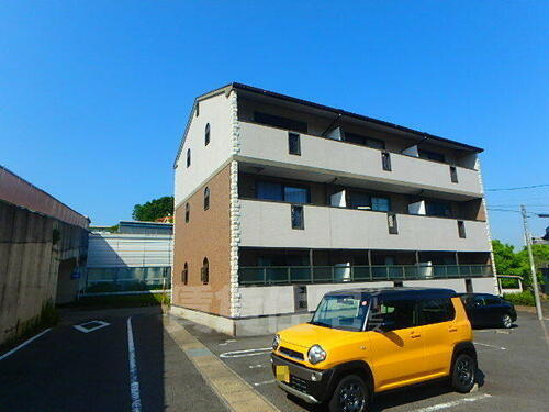 愛知県名古屋市守山区茶臼前 3階建
