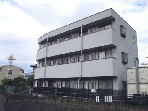 グレース徳倉 3階建