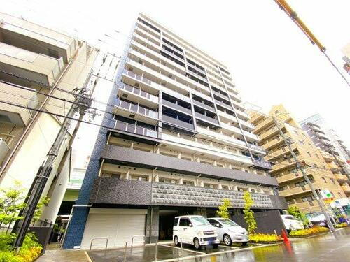 プレサンス堺筋本町センティス 15階建