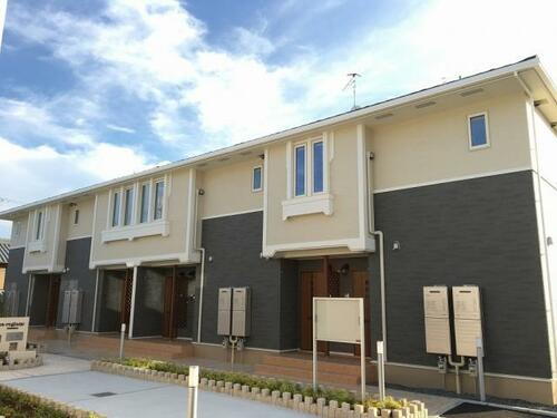 兵庫県加東市下滝野 2階建