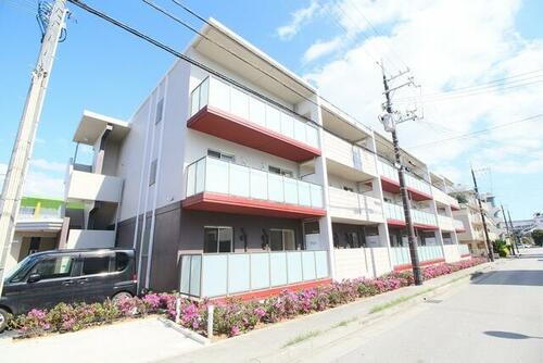 沖縄県那覇市銘苅３丁目 3階建 築3年7ヶ月
