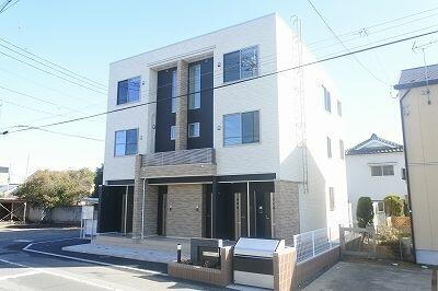 群馬県伊勢崎市八坂町 築7年10ヶ月 3階建