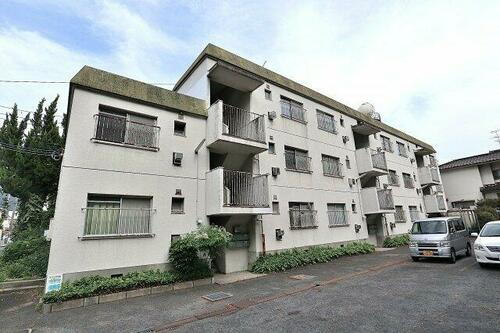 高安グリーンハイツ 3階建