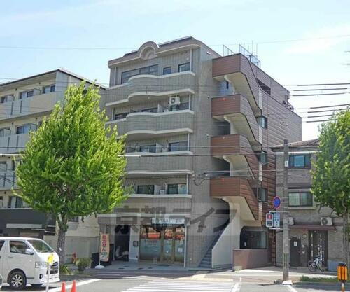 カルフール北村 5階建