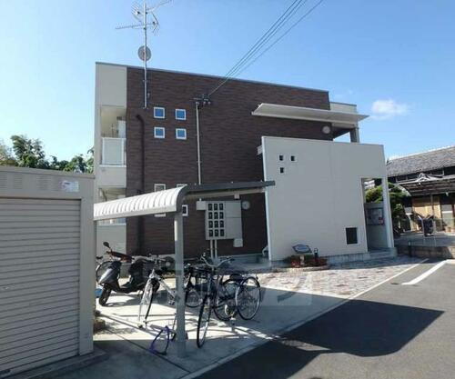 京都府八幡市美濃山宮ノ背 2階建