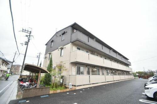 大阪府泉大津市曽根町１丁目 3階建