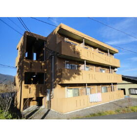 メゾンやまぶき 3階建