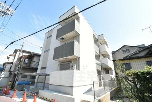 大阪府堺市北区百舌鳥本町３丁 3階建