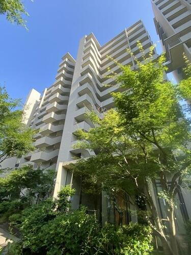 ジオメゾン新千里東町３番館 15階建