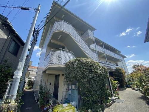 大阪府箕面市瀬川２丁目 3階建