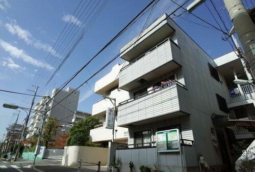 兵庫県神戸市東灘区本山南町４丁目 3階建