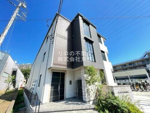 Ａｒｔ　Ｈｉｌｌｓ　Ｓｈｉｎｙｕｒｉｇａｏｋａ 3階建