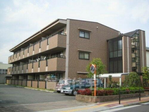 コンフォール 3階建