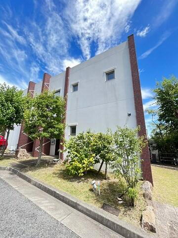 兵庫県西宮市甲陽園西山町 2階建