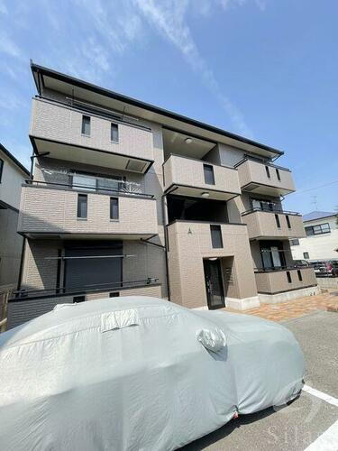 リビングタウンなかもず　Ａ棟 3階建