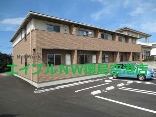 徳島県板野郡北島町高房字東中道 賃貸アパート