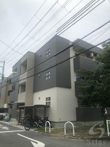 大阪府吹田市寿町２丁目 築3年10ヶ月 3階建