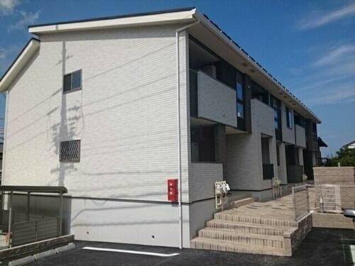 三重県四日市市尾平町 2階建