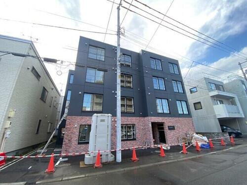 北海道札幌市豊平区美園四条３丁目 築2年3ヶ月 4階建