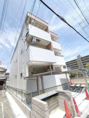 兵庫県西宮市中島町 3階建
