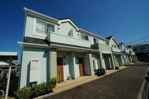 カメ－リア１番館